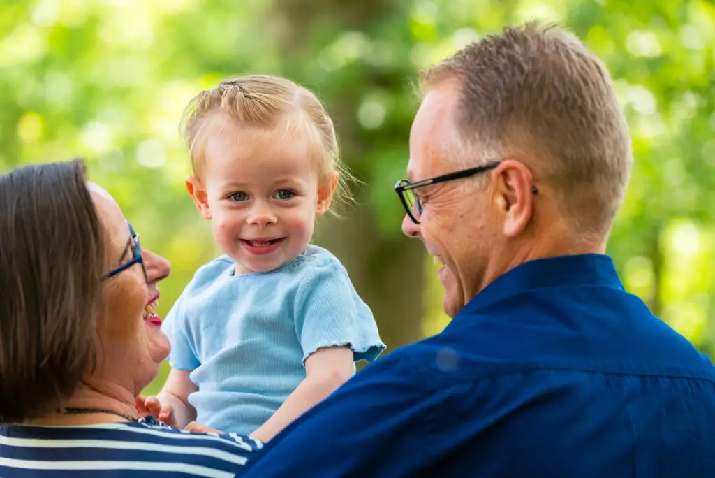 gezinsfotografie opa oma kleinkind